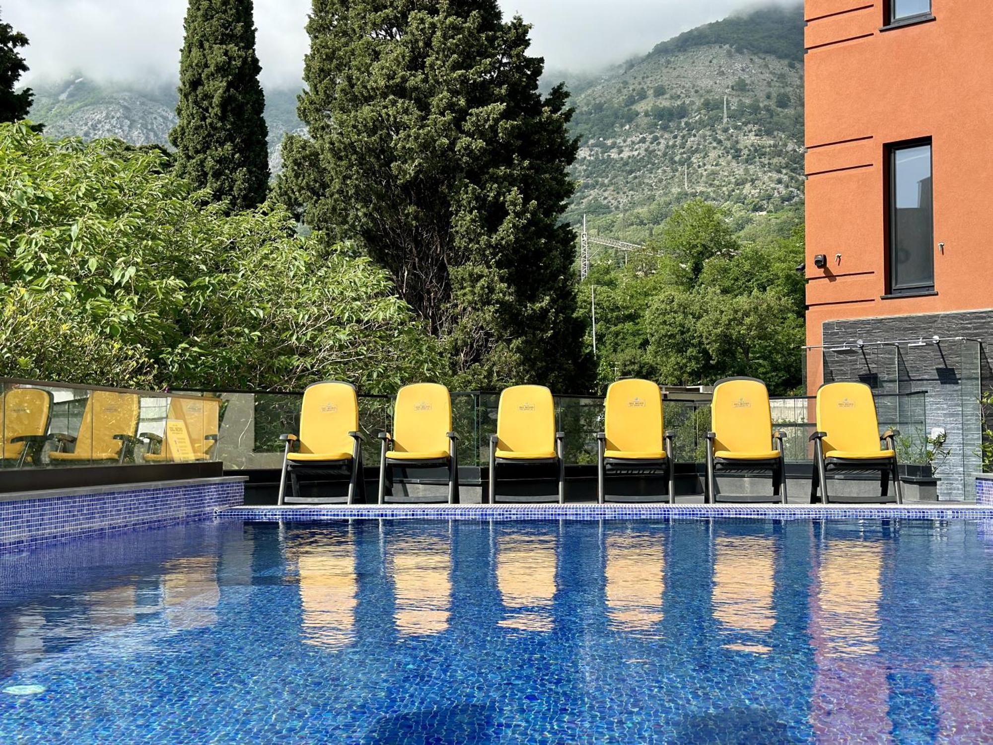 Hotel Del Medio Sutomore Exteriér fotografie